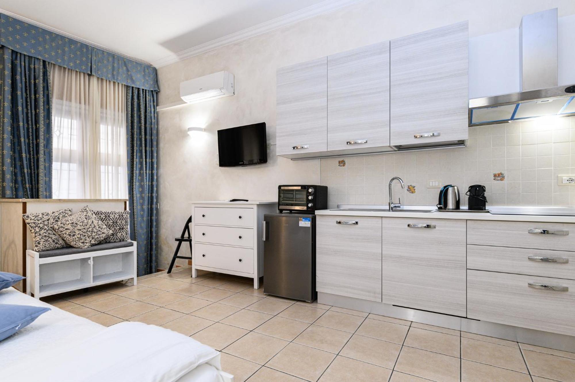 Apartment Julia Guesthouse Rome Exterior photo